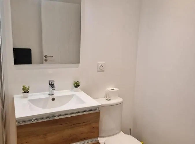 Chal1 37m2 A 200 M Du Capitole Apartman *